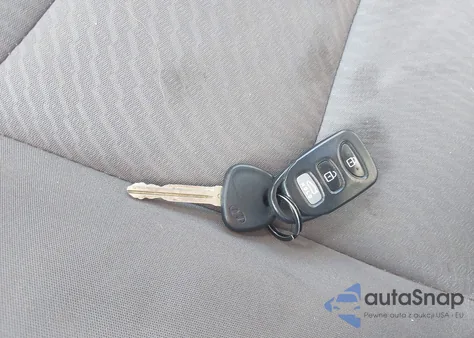 2016 Hyundai Elantra Se from USA, damaged, VIN 5NPDH4AE5GH726574